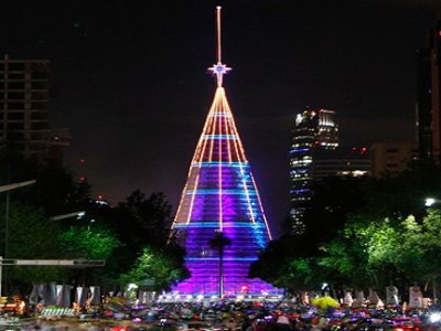 El árbol de Navidad más grande del mundo está en México El árbol de Navidad más grande del mundo está en México