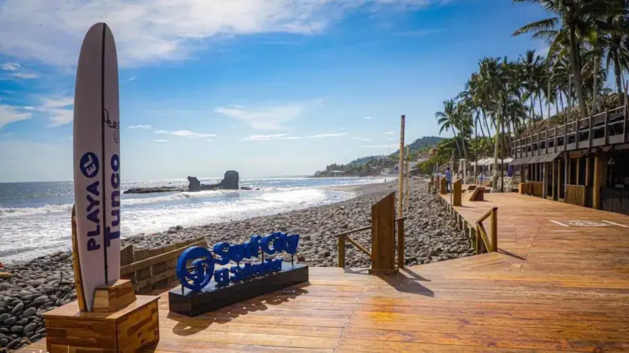 Playas de El Salvador con olas para surfear