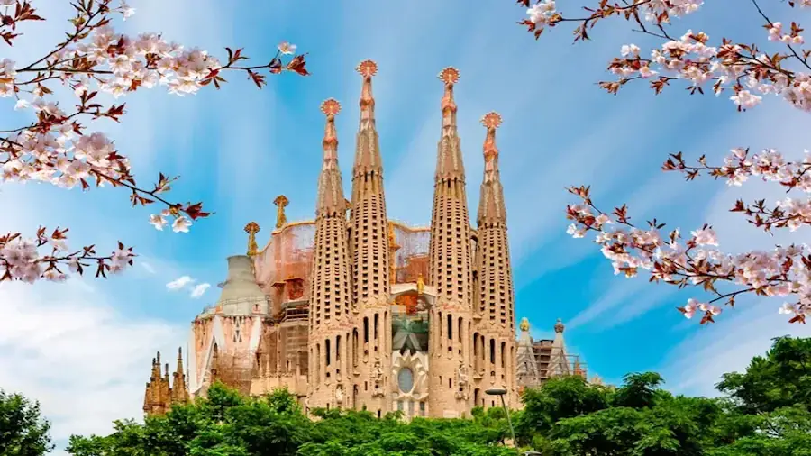Sagrada Familia en Barcelona, España, uno de los monumentos más visitados de Europa