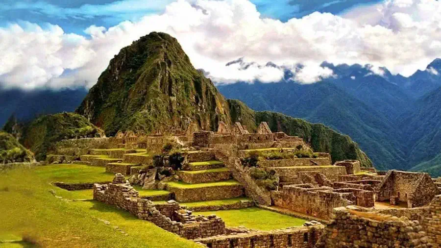 Machu Picchu en Perú, destino turístico icónico de Sudamérica